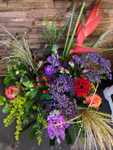 Afbeelding in Gallery-weergave laden, Gemengd veldboeket met heliconia