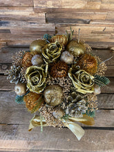 Afbeelding in Gallery-weergave laden, Taart met gouden waxrozen en gouden tinten