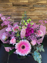 Afbeelding in Gallery-weergave laden, Sweet Peonies Boeket