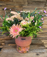 Afbeelding in Gallery-weergave laden, Boeket met pasteltinten in een Rasteli vaas
