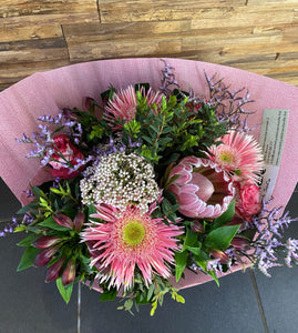 Gemengd boeket met protea