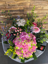 Afbeelding in Gallery-weergave laden, Gemengde boeket met hortensia
