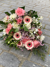 Afbeelding in Gallery-weergave laden, Legboeket met wit en roze tinten
