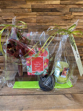 Afbeelding in Gallery-weergave laden, Geschenkpakket met geurkaars, geurstok en droogbloem
