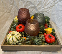 Afbeelding in Gallery-weergave laden, Schaal met theelichten en sierfruit
