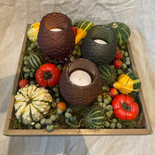 Afbeelding in Gallery-weergave laden, Schaal met theelichten en sierfruit
