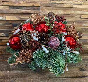kerststuk bol met roze en brons