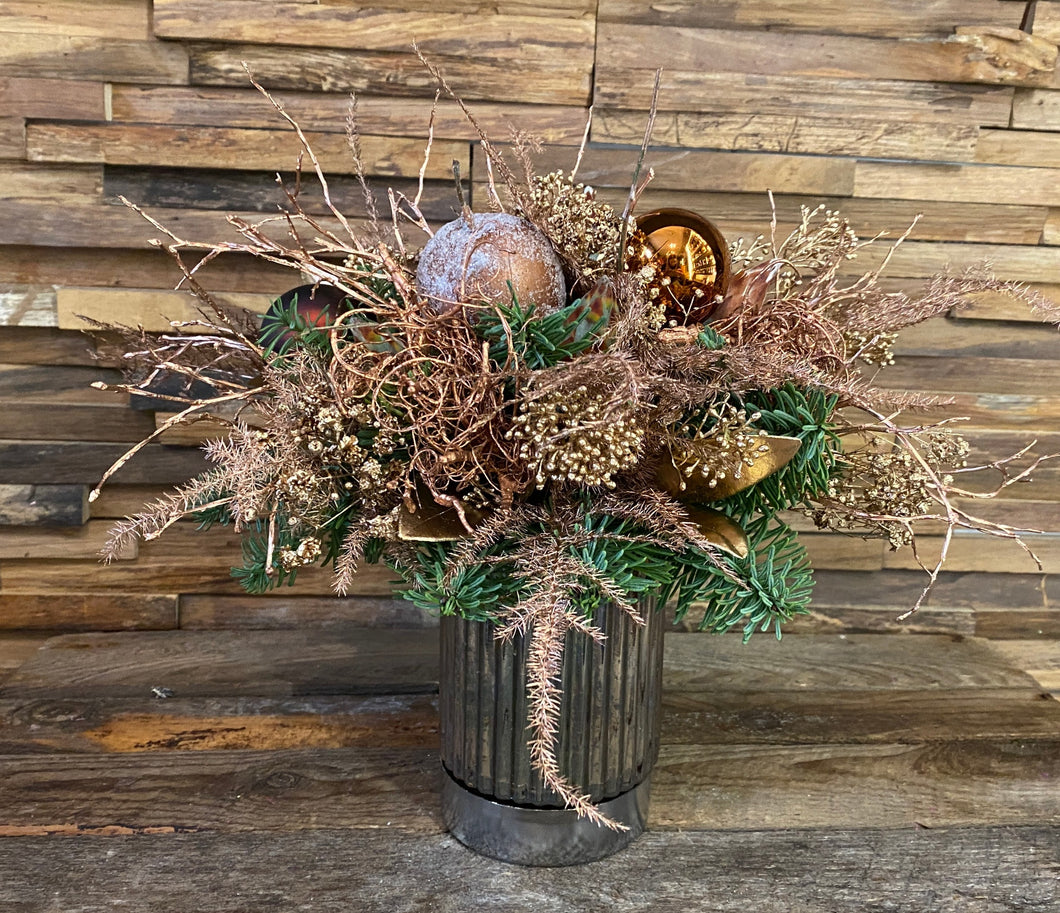 kerststuk met brons en goud