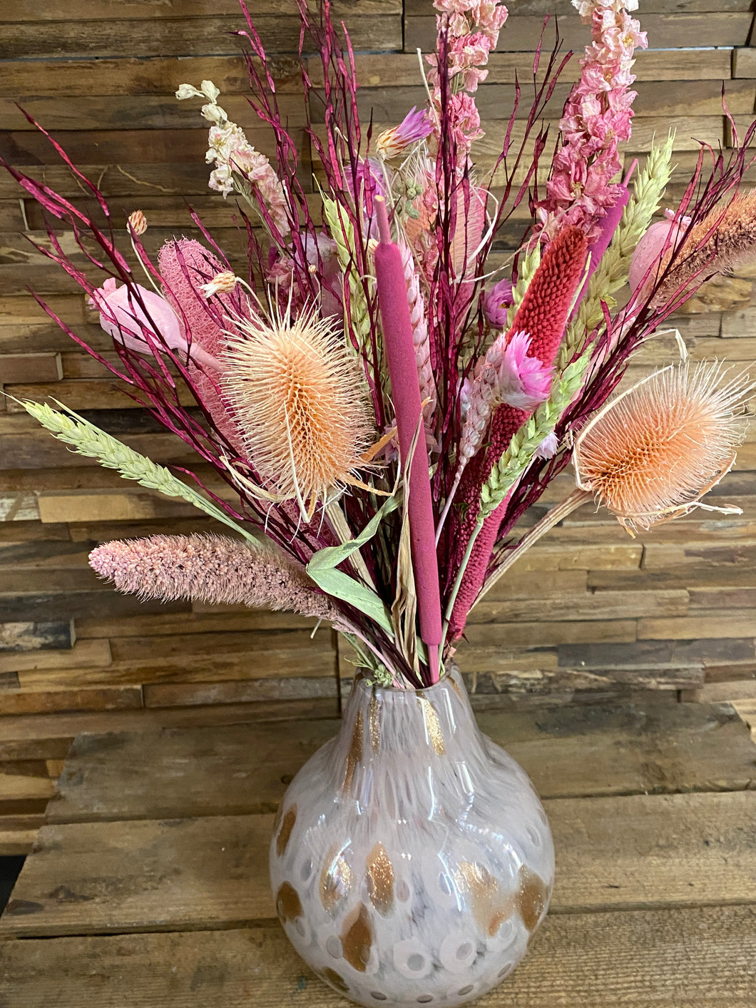 Vaas met droogbloemen