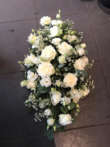 Rouwwerk - Langwerpig wit rozen