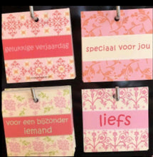 Afbeelding in Gallery-weergave laden, Gele Paasbloemen en tulpen
